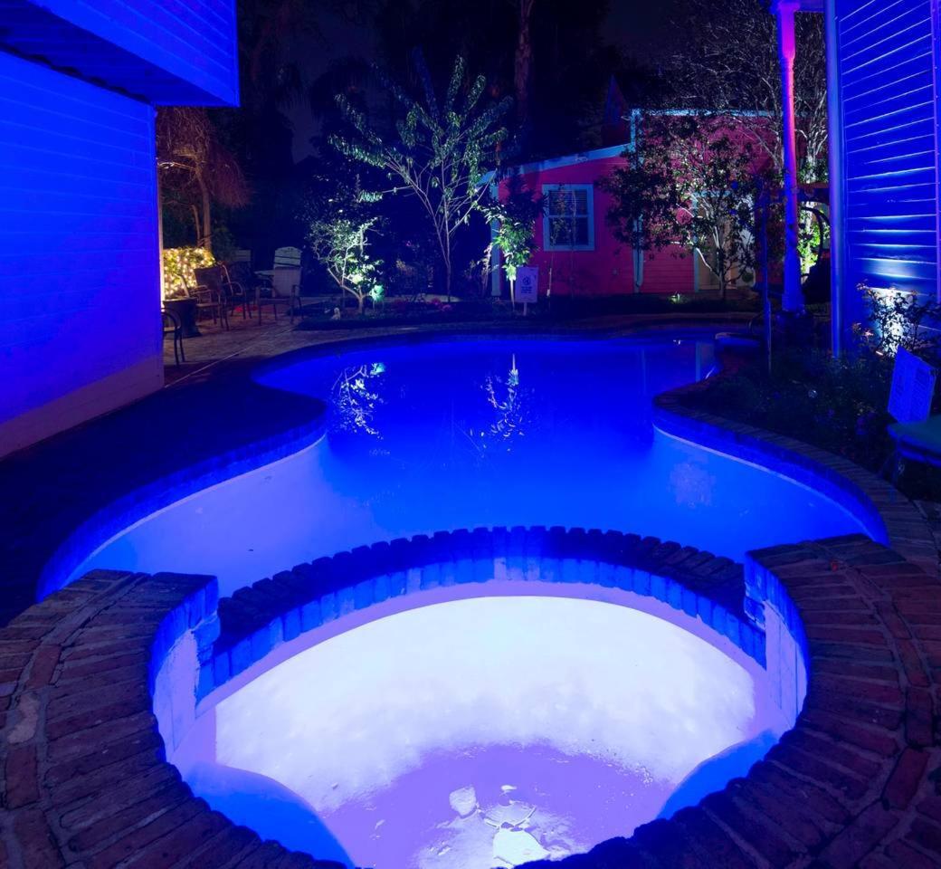 4 Bedroom - Sleeps 8! Best Location Next To Bourbon Street! New Orleans Exterior photo